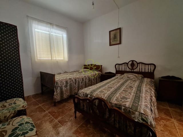 4 soverom Hus til salgs i Oria - € 80 000 (Ref: 8773531)