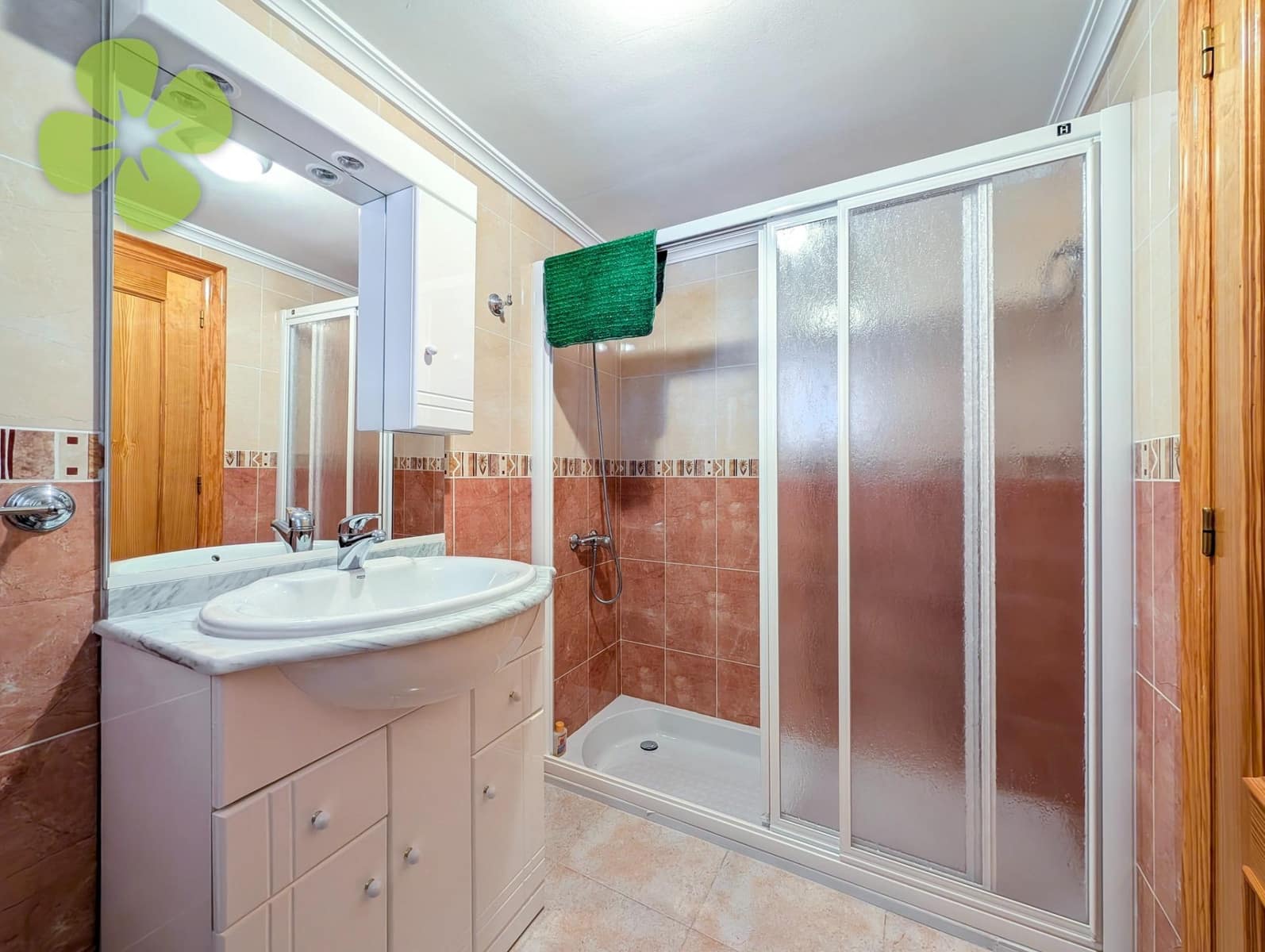 6 soveværelse Byhus til salg i Lijar - € 80.000 (Ref: 8934956)