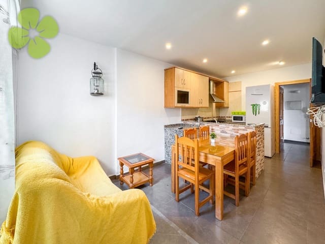 4 slaapkamer Flat te koop in Albox met garage - € 99.000 (Ref: 9089952)