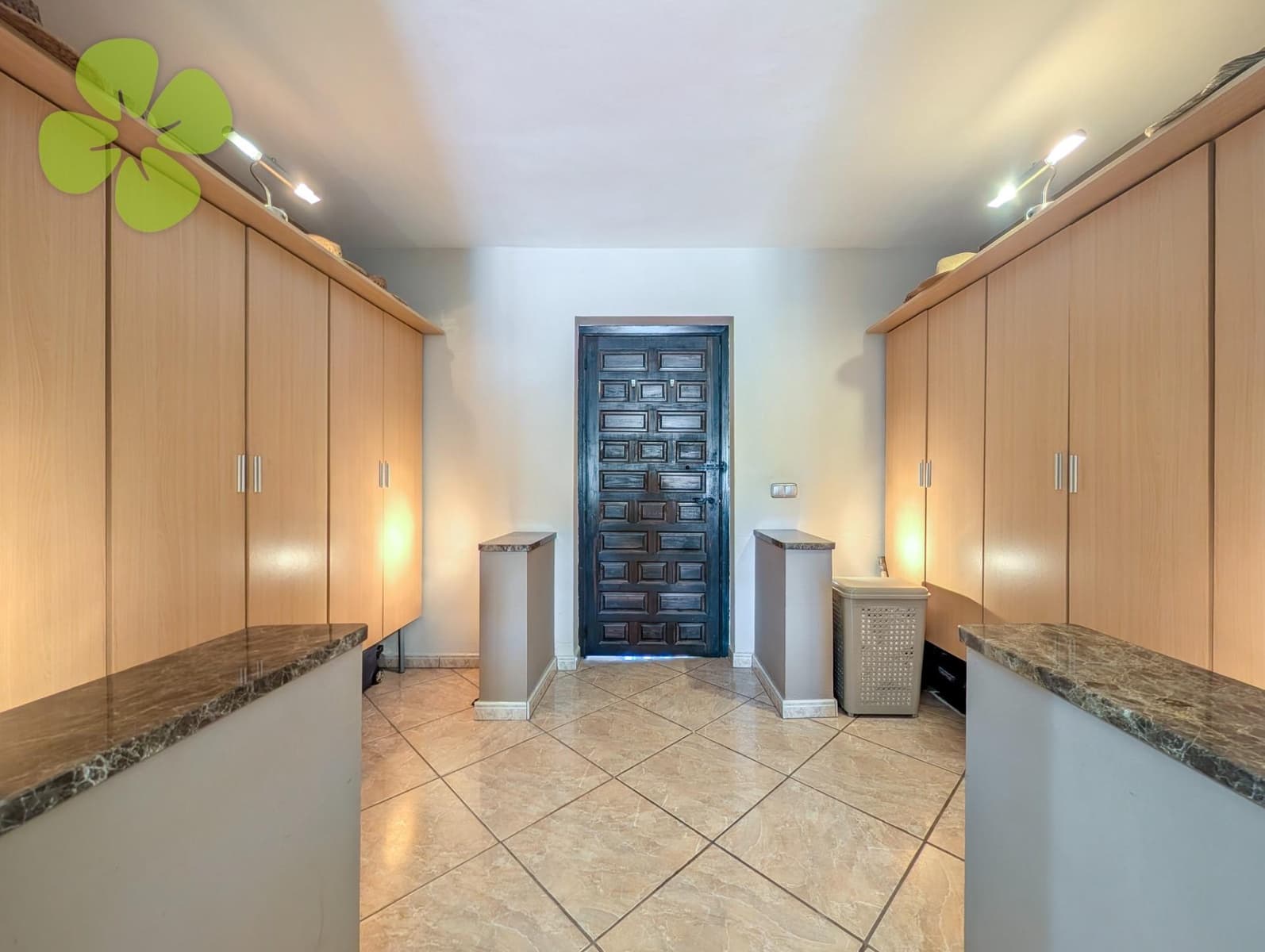 4 soveværelse Villa til salg i Seron med swimmingpool - € 374.995 (Ref: 9149491)