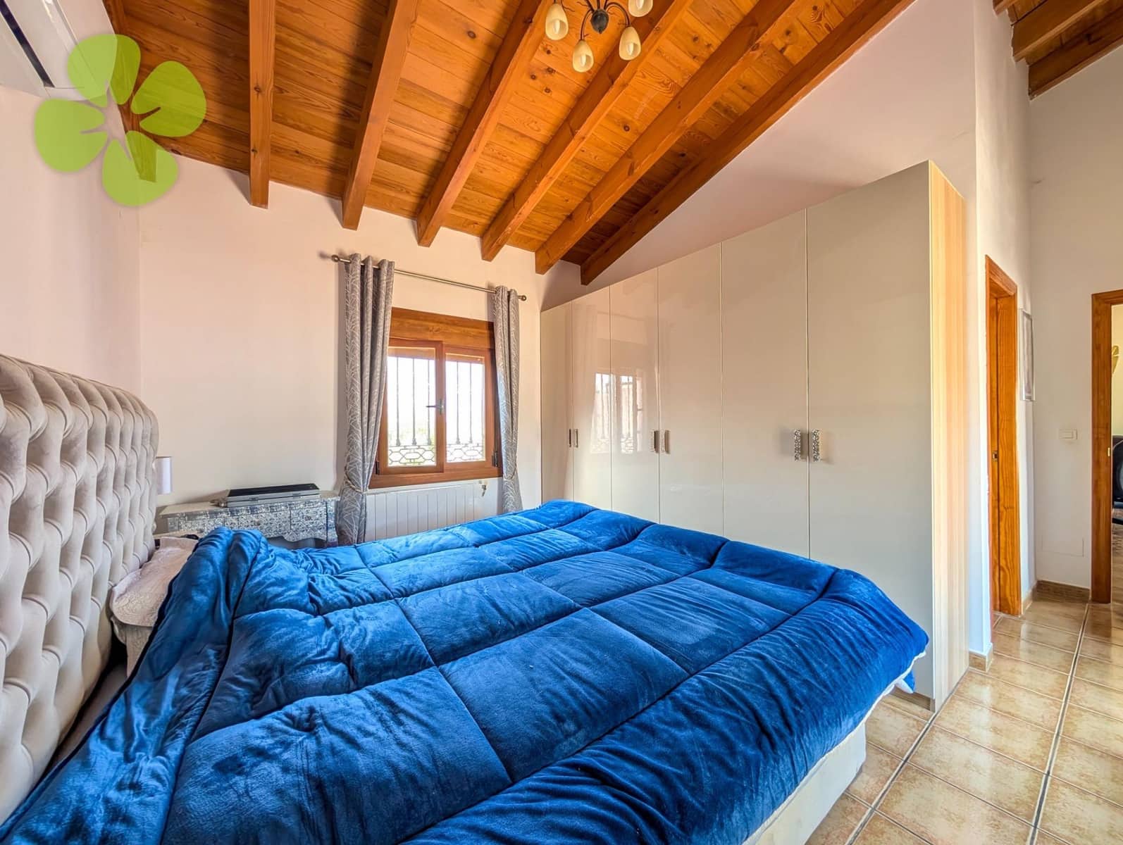 4 sypialnia Willa na sprzedaż w Dona Ines z basenem garażem - 329 950 € (Ref: 9188628)