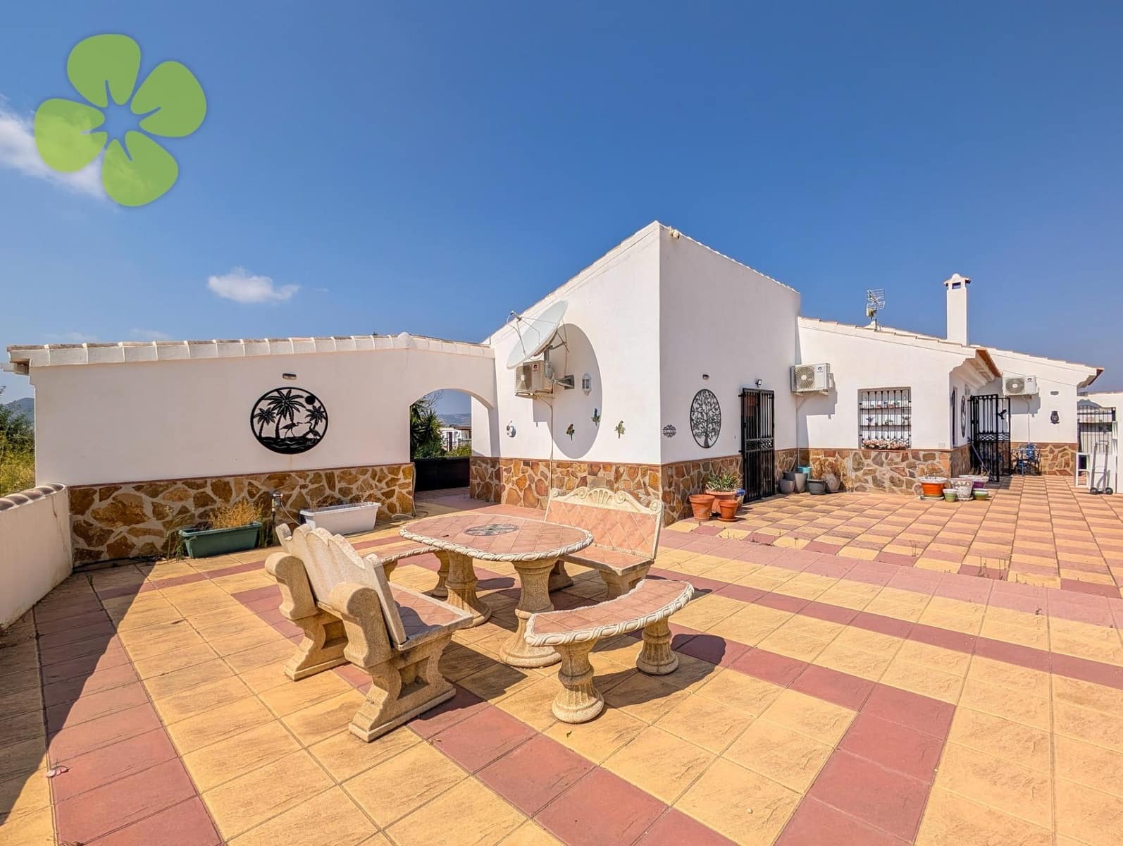 4 sypialnia Willa na sprzedaż w Dona Ines z basenem garażem - 329 950 € (Ref: 9188628)