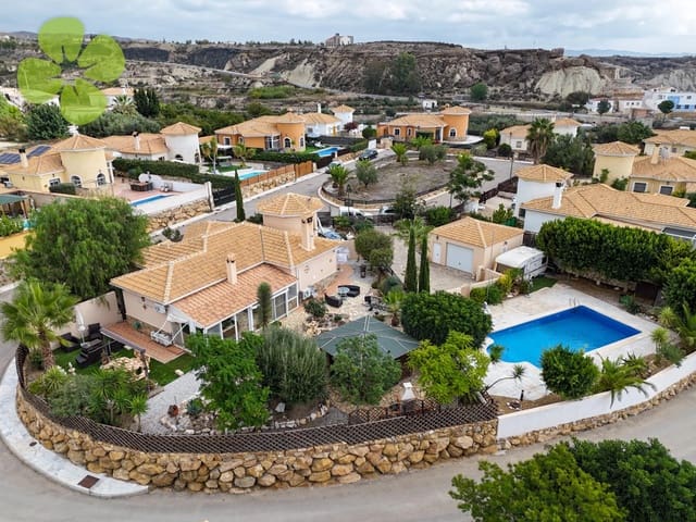 3 soveværelse Villa til salg i Partaloa med swimmingpool garage - € 325.000 (Ref: 9312739)