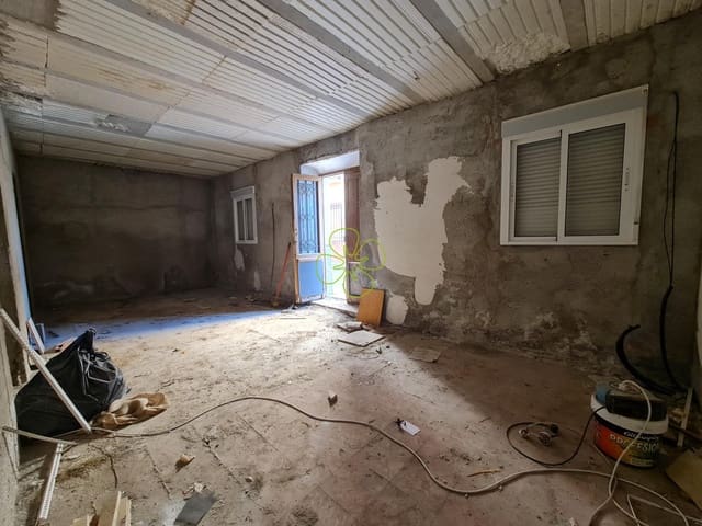 4 slaapkamer Huis te koop in Albox - € 65.000 (Ref: 9330826)