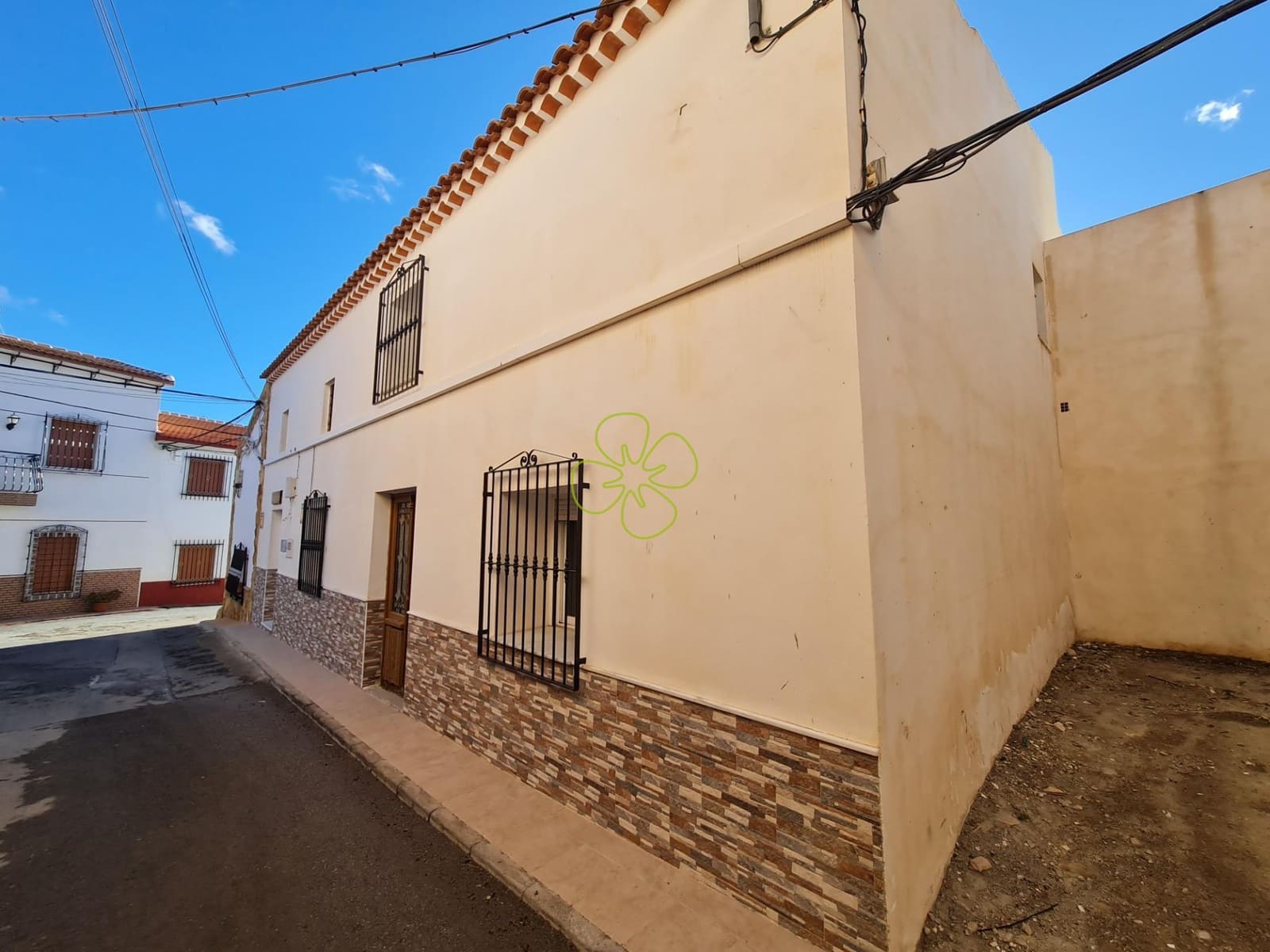 4 slaapkamer Huis te koop in Albox - € 65.000 (Ref: 9330826)