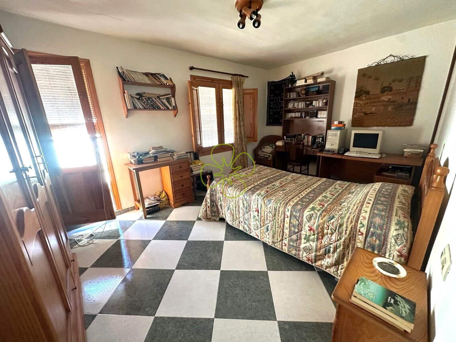 Casa de 6 habitaciones en Albanchez en venta - 95.000 € (Ref: 9465667)