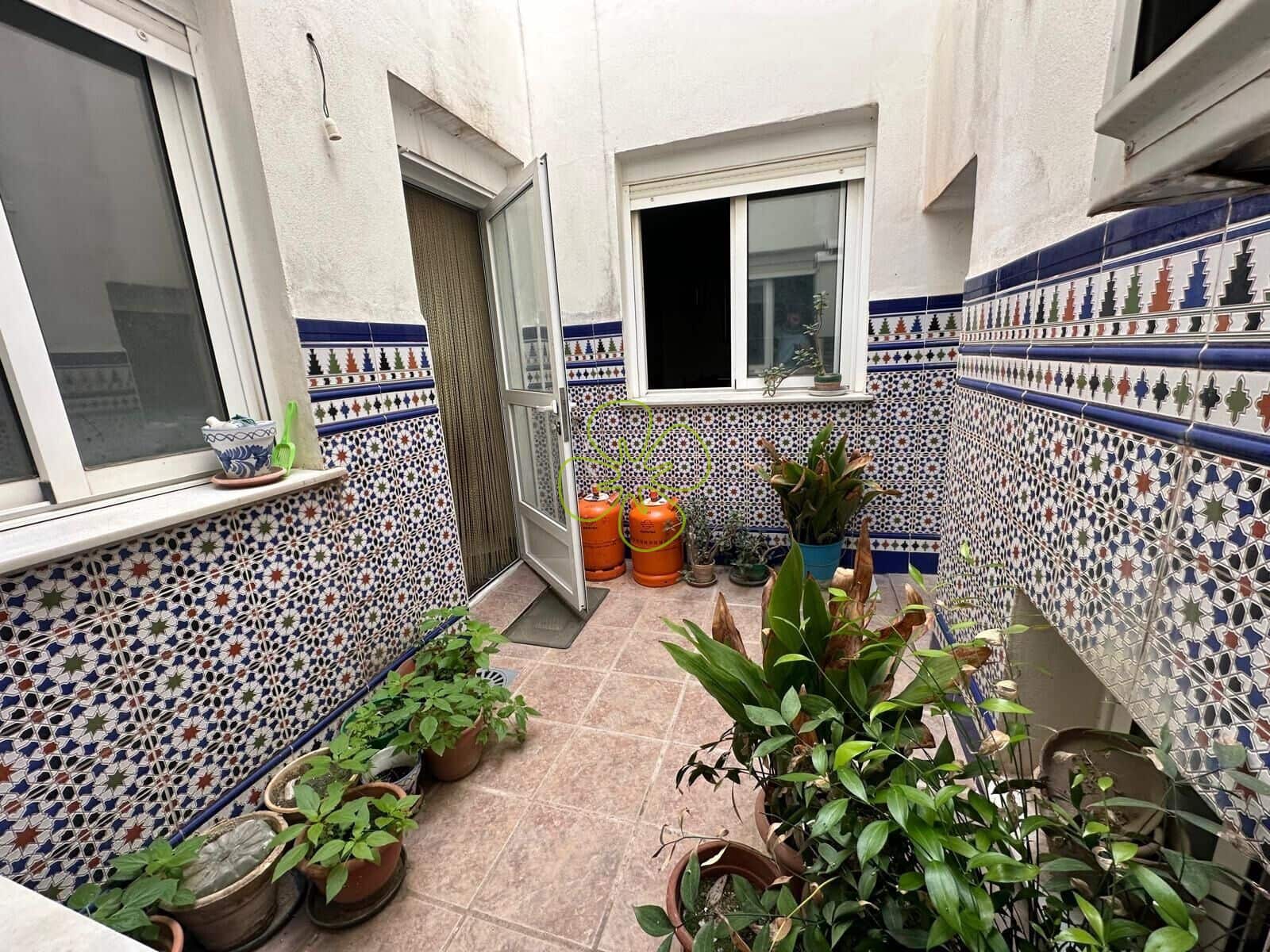 Casa de 6 habitaciones en Albanchez en venta - 95.000 € (Ref: 9465667)