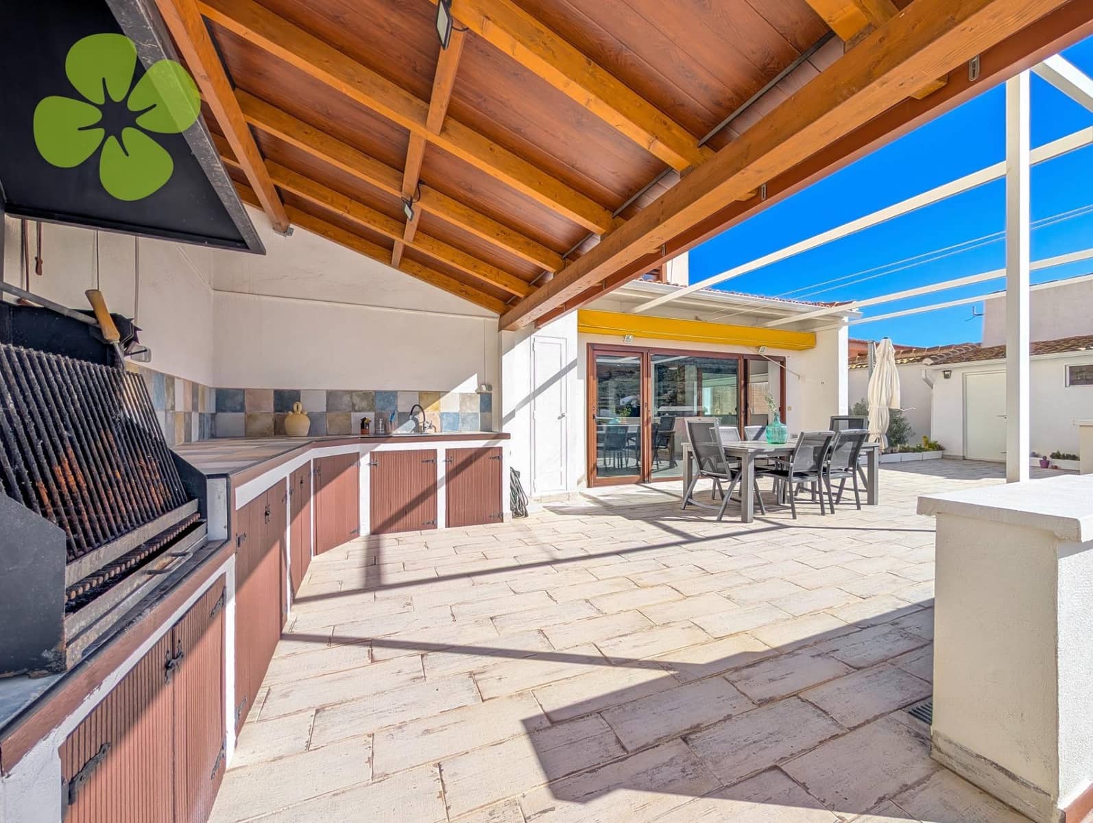 3 slaapkamer Huis te koop in Lijar met zwembad garage - € 219.000 (Ref: 9530927)