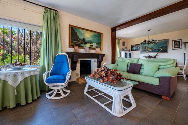 5 bedroom Villa for sale in Mojácar with pool - € 1,750,000 (Ref: 9543820)