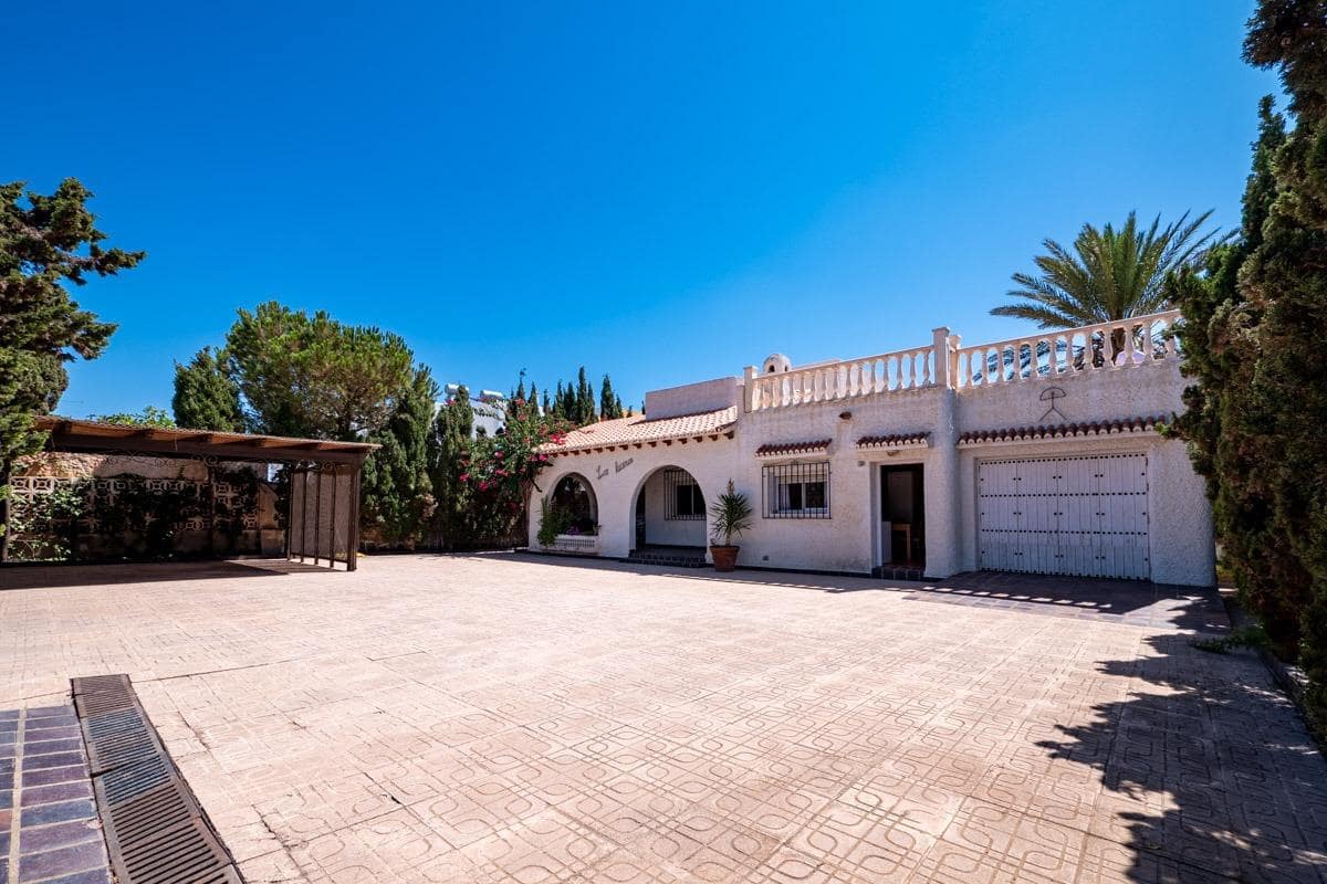 5 bedroom Villa for sale in Mojacar with pool - € 1,750,000 (Ref: 9543820)