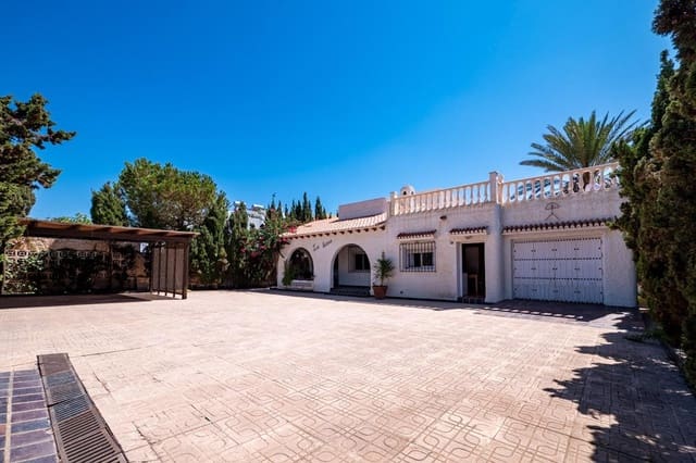 5 bedroom Villa for sale in Mojácar with pool - € 1,750,000 (Ref: 9543820)
