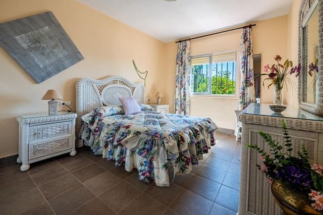 5 bedroom Villa for sale in Mojácar with pool - € 1,750,000 (Ref: 9543820)