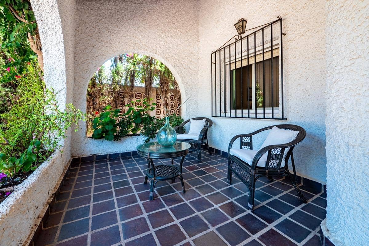 5 bedroom Villa for sale in Mojacar with pool - € 1,750,000 (Ref: 9543820)