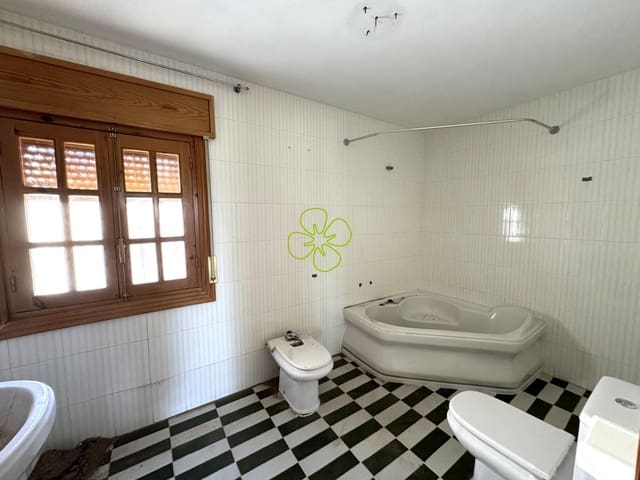 6 bedroom Villa for sale in Albox - € 220,000 (Ref: 9618209)