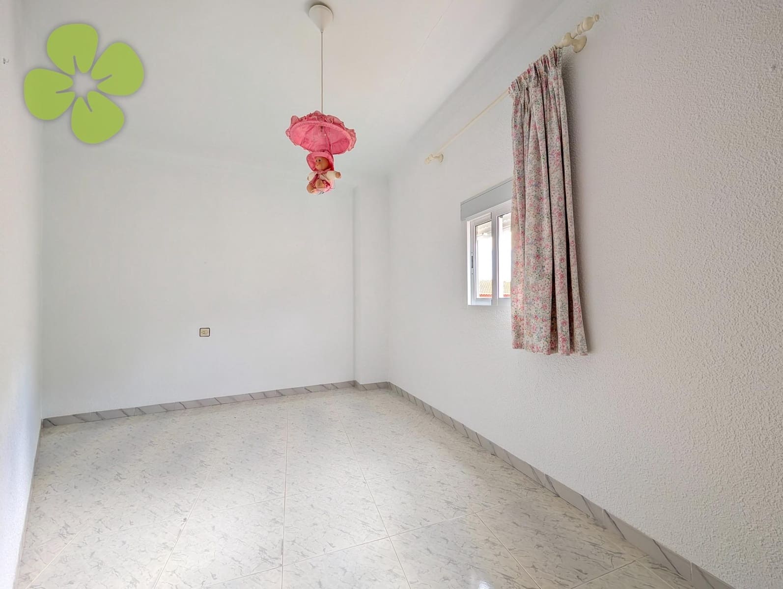 6 soveværelse Byhus til salg i Lijar - € 80.000 (Ref: 9618219)