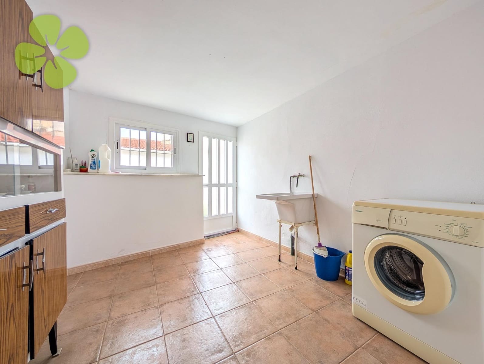 6 soveværelse Byhus til salg i Lijar - € 80.000 (Ref: 9618219)