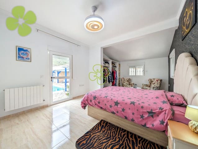 4 soveværelse Villa til salg i Líjar med swimmingpool - € 259.950 (Ref: 9618257)