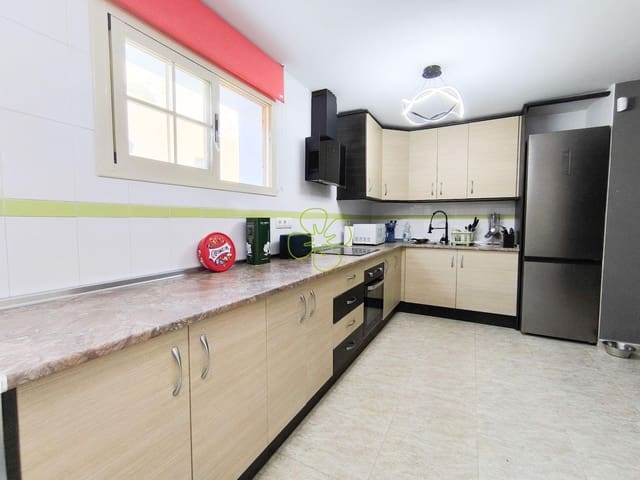 3 makuuhuone Huoneisto myytävänä paikassa Zurgena mukana uima-altaan - 139 950 € (Ref: 9618264)