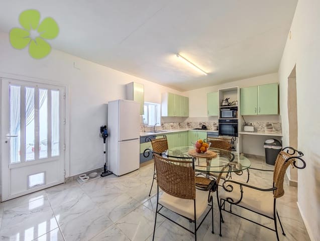 4 soveværelse Finca/Landehus til salg i Cantoria med swimmingpool - € 130.000 (Ref: 9618266)