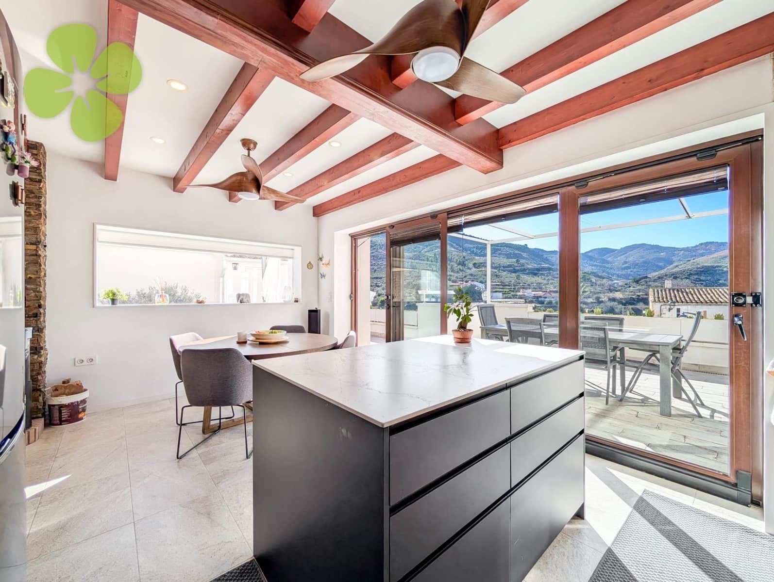 3 soveværelse Byhus til salg i Lijar med swimmingpool - € 219.000 (Ref: 9618267)