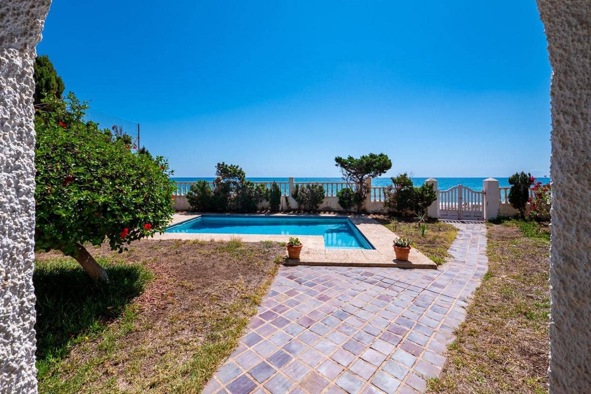 5 bedroom Villa for sale in Mojacar with pool - € 1,750,000 (Ref: 9618272)