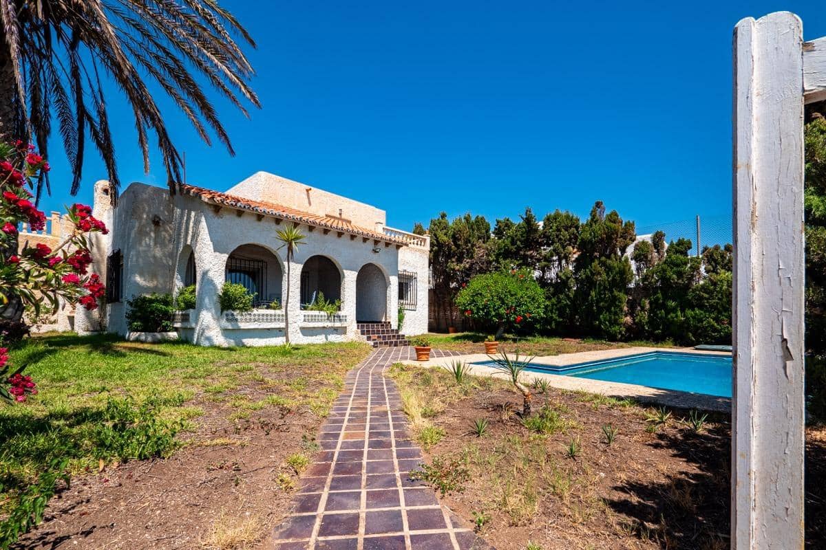 5 bedroom Villa for sale in Mojacar with pool - € 1,750,000 (Ref: 9618272)