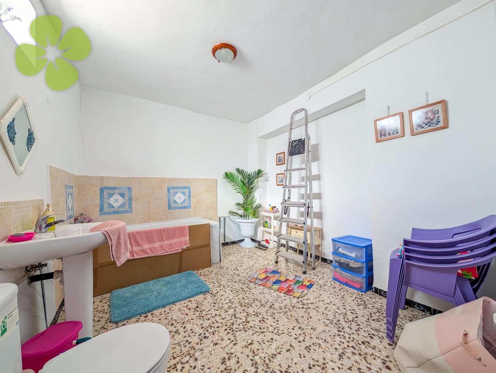 6 bedroom Townhouse for sale in Chirivel with pool - € 90,000 (Ref: 9618273)