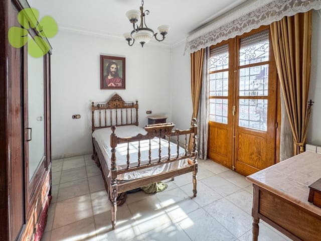 Casa de 6 habitaciones en Cantoria en venta - 205.000 € (Ref: 9618289)