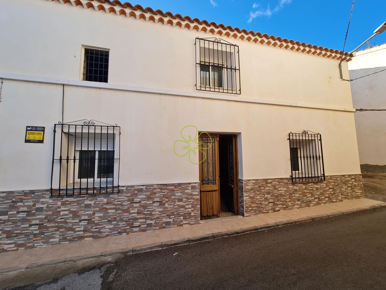 4 bedroom Townhouse for sale in Albox - € 65,000 (Ref: 9618291)