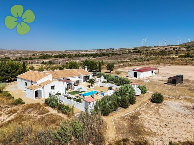 Villa til salgs i Serón med svømmebasseng - € 374 995 (Ref: 9618296)