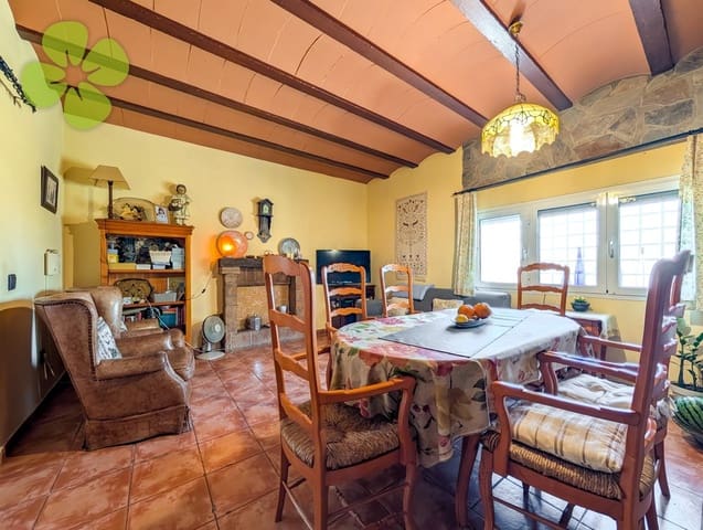 Chalet de 5 habitaciones en Albox en venta con piscina - 369.990 € (Ref: 9618297)