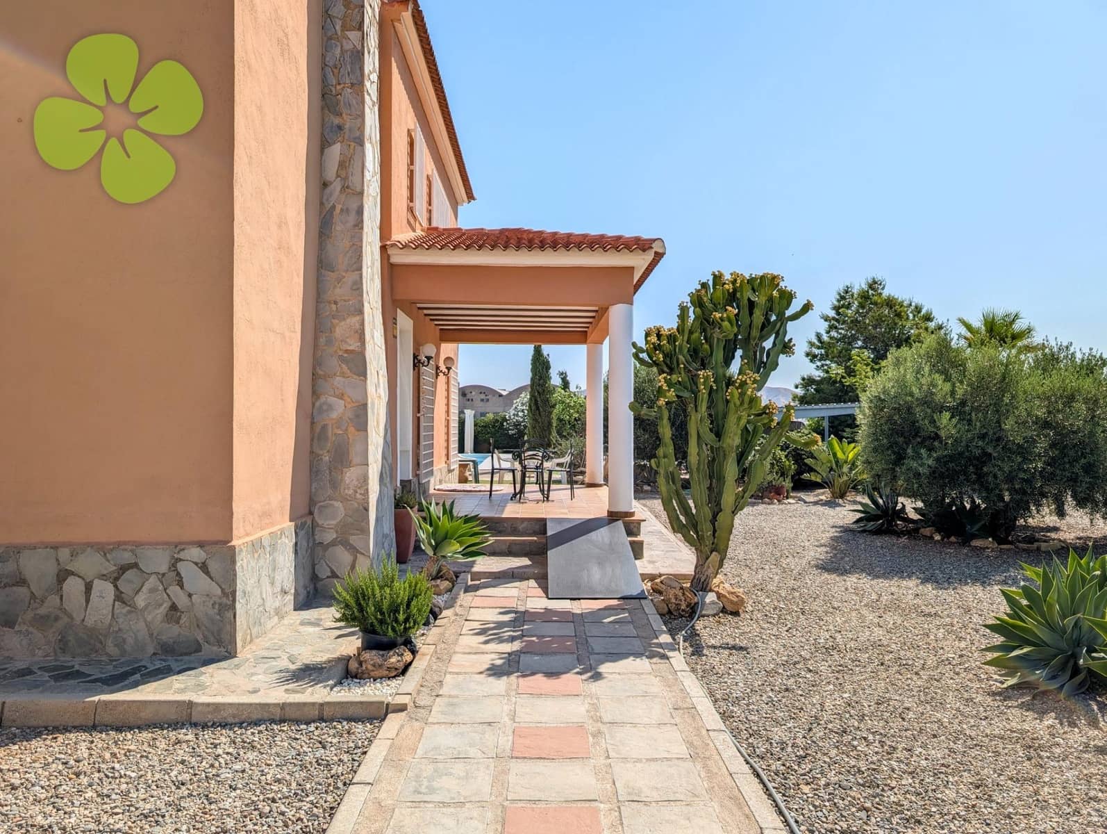 Chalet de 5 habitaciones en Albox en venta con piscina - 369.990 € (Ref: 9618297)