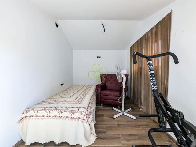 3 makuuhuone Maalaistalo myytävänä paikassa Macael mukana uima-altaan - 224 995 € (Ref: 9618307)