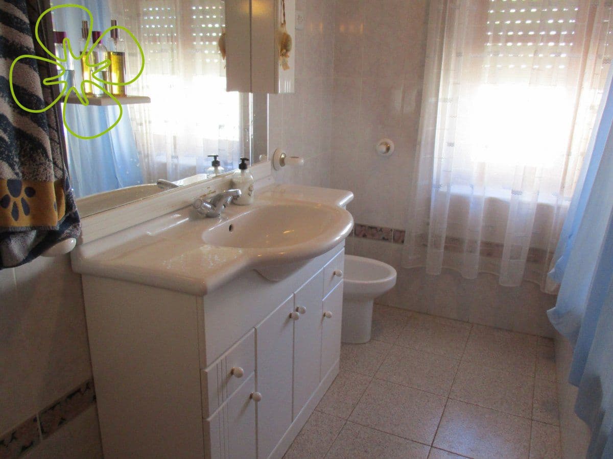 Casa de 7 habitaciones en Albox en venta - 126.500 € (Ref: 9618322)