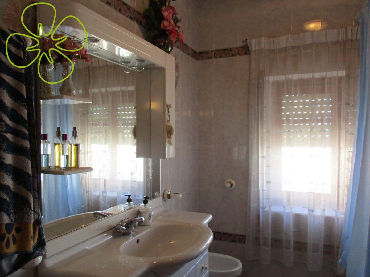 Casa de 7 habitaciones en Albox en venta - 126.500 € (Ref: 9618322)