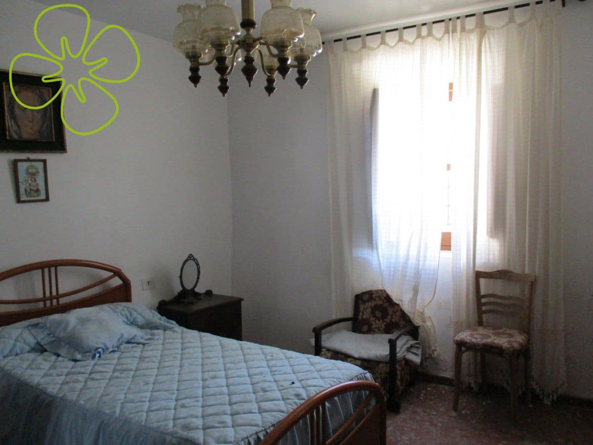 Casa de 7 habitaciones en Albox en venta - 126.500 € (Ref: 9618322)