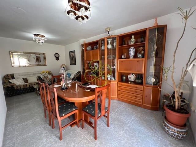 Apartamento de 4 habitaciones en Albox en venta - 115.000 € (Ref: 9618330)