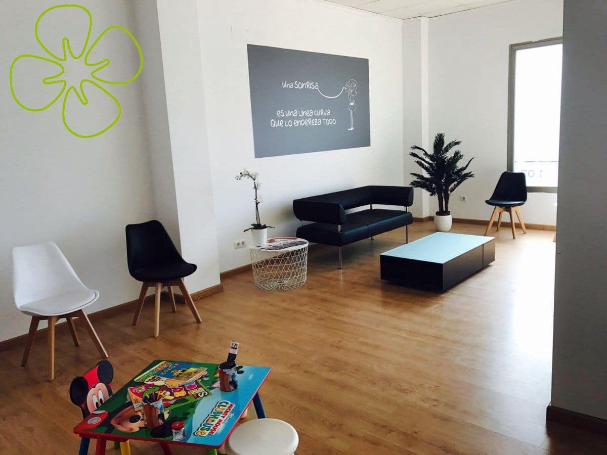 Kaupallinen myytävänä paikassa Zurgena - 90 000 € (Ref: 9618332)