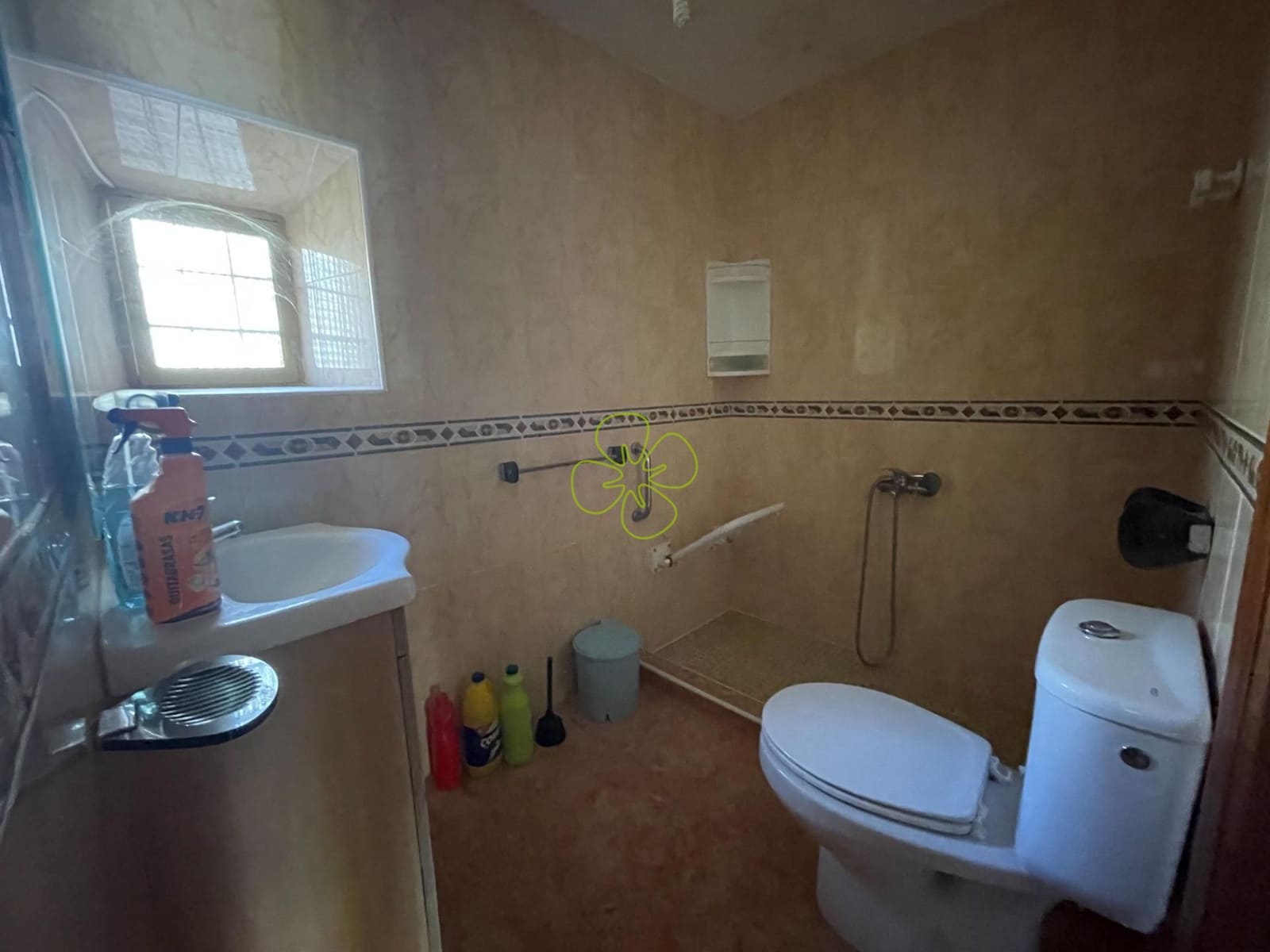 7 bedroom Finca/Country House for sale in Albox - € 80,000 (Ref: 9618334)