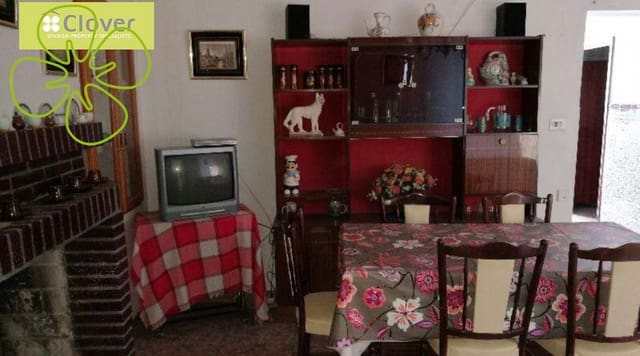 Casa de 4 habitaciones en Albox en venta - 52.000 € (Ref: 9618347)