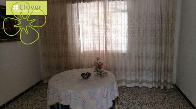 Casa de 4 habitaciones en Albox en venta - 52.000 € (Ref: 9618347)