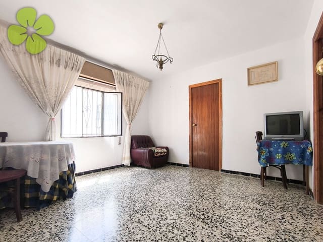 Casa de 4 habitaciones en Albox en venta - 52.000 € (Ref: 9618347)