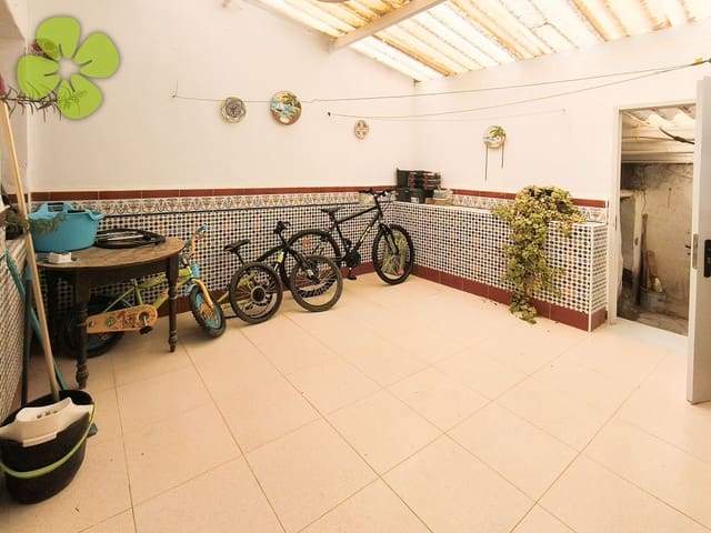 Casa de 4 habitaciones en Albox en venta - 52.000 € (Ref: 9618347)