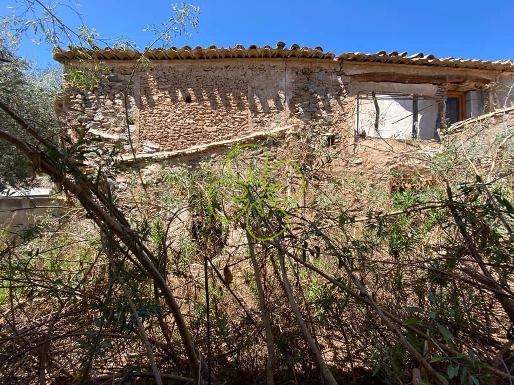 4 bedroom Finca/Country House for sale in Cantoria - € 49,995 (Ref: 9618349)