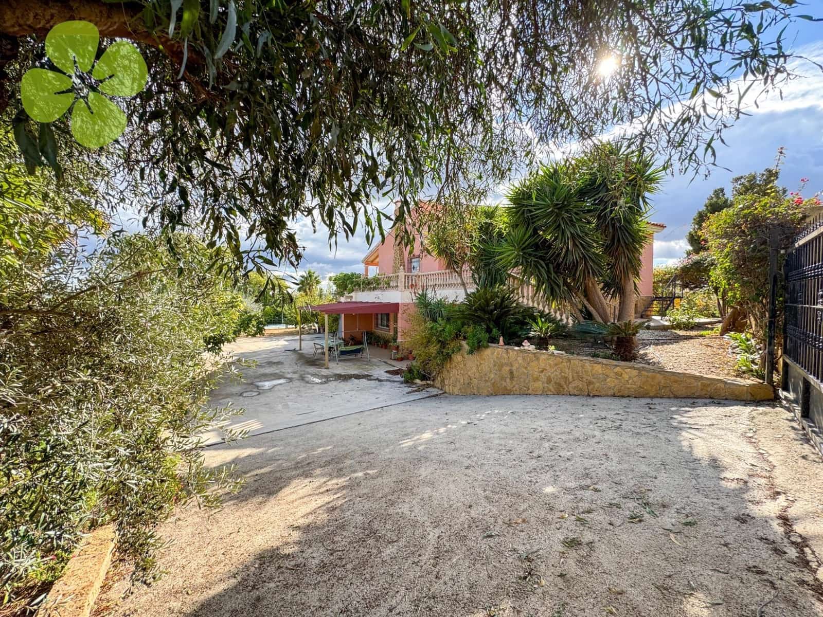 4 bedroom Villa for sale in Huercal-Overa with pool - € 279,950 (Ref: 9618366)