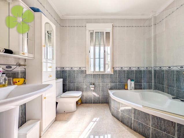 Chalet de 3 habitaciones en Albox en venta - 234.995 € (Ref: 9618371)