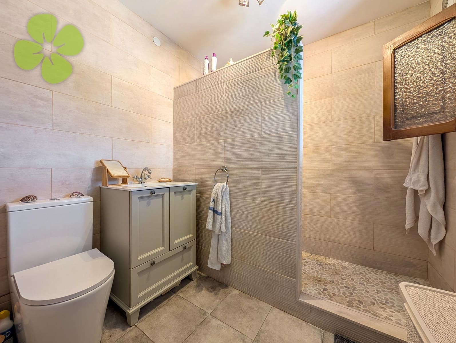 8 bedroom Finca/Country House for sale in Arboleas - € 199,950 (Ref: 9618372)