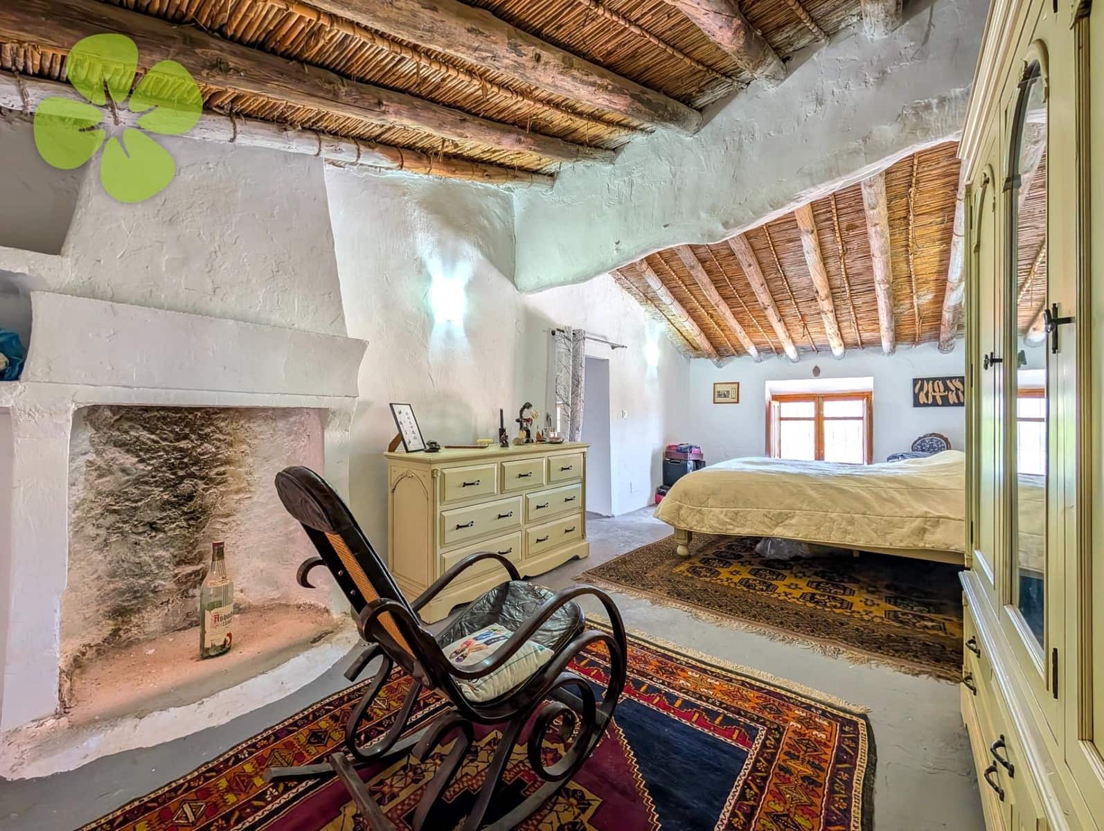 8 bedroom Finca/Country House for sale in Arboleas - € 199,950 (Ref: 9618372)