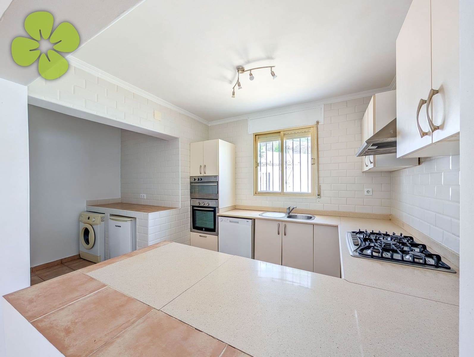 Chalet de 4 habitaciones en Albox en venta con piscina - 249.000 € (Ref: 9679245)