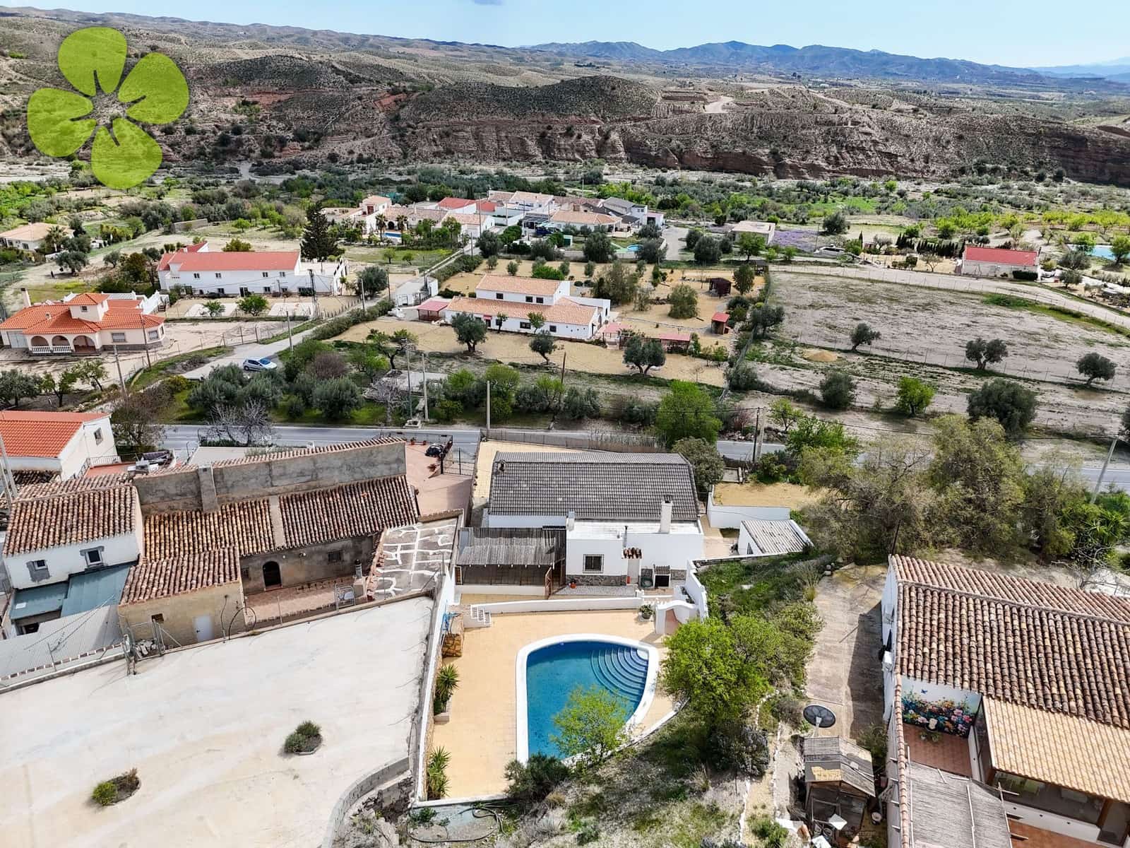Chalet de 4 habitaciones en Albox en venta con piscina - 249.000 € (Ref: 9679245)